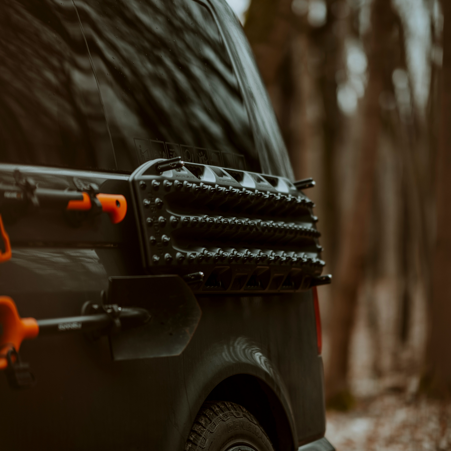 Maxtrax sandbleche am vw t6.1 halterung magnetisch