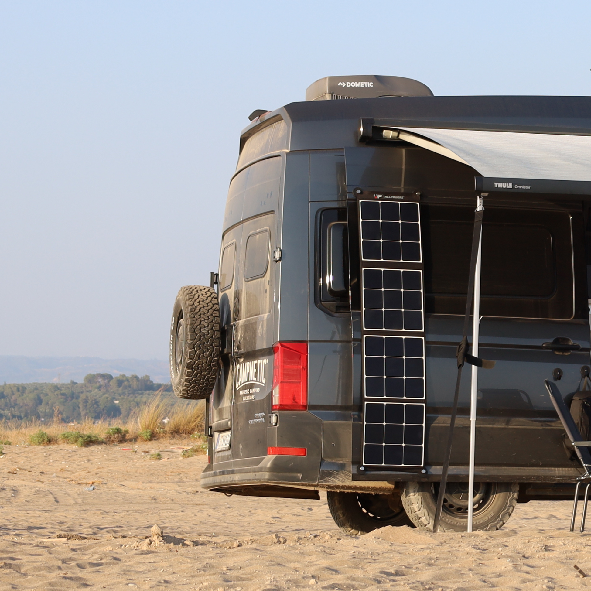 Solartasche am grand california magnetisch angebracht mit magnethalterung