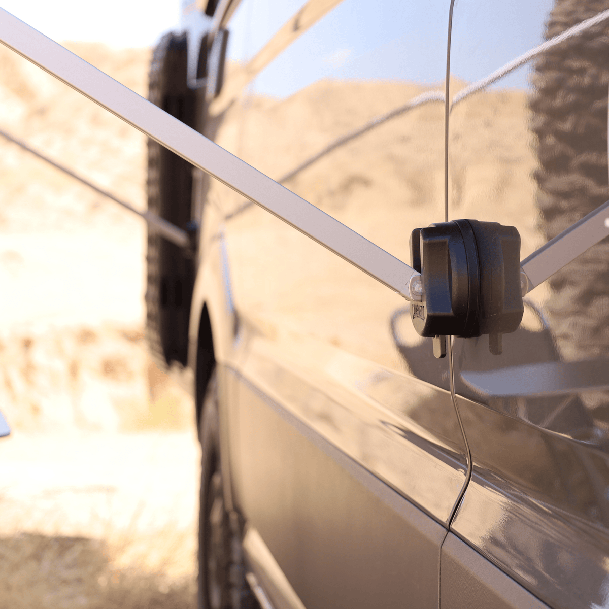 Markisenhalter für Wohnmobil aus carbonverstärktem Hochleistungskunststoff – made by Campnetic