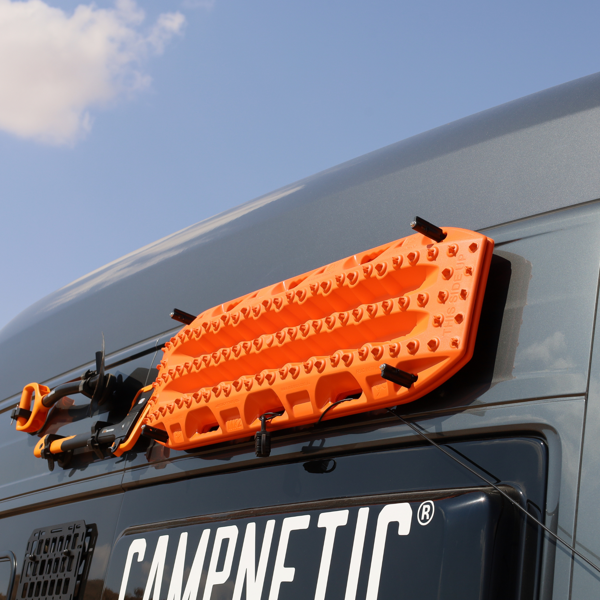 MaxTrax Mk2 Sandboards campnetic magnetische Halterung am grand california