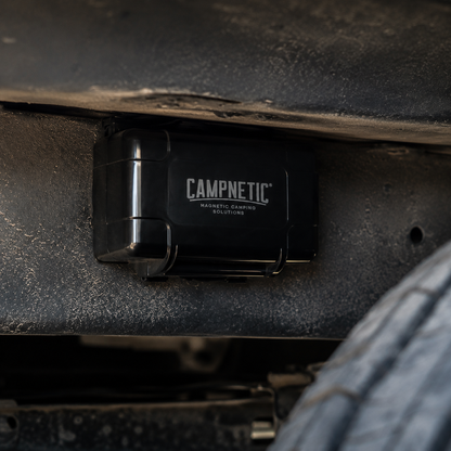 Magnetische Box für AirTag, GPS Tracker und Schlüssel am Unterboden eines Wohnmobils