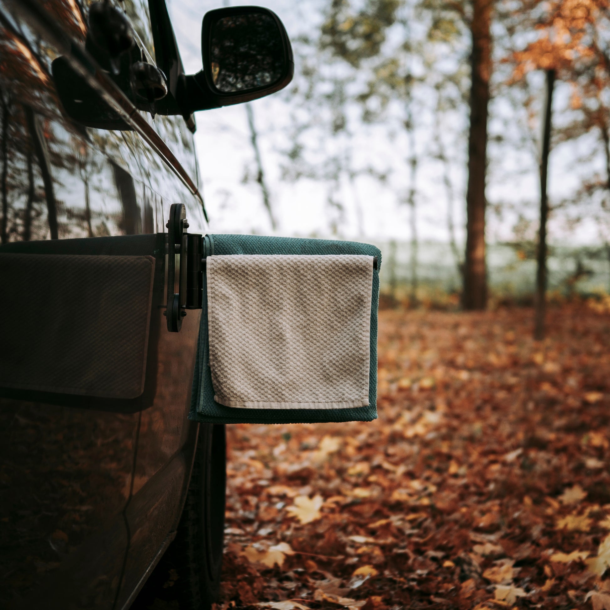 Magnetischer Camping Halter für Handtücher am Campervan
