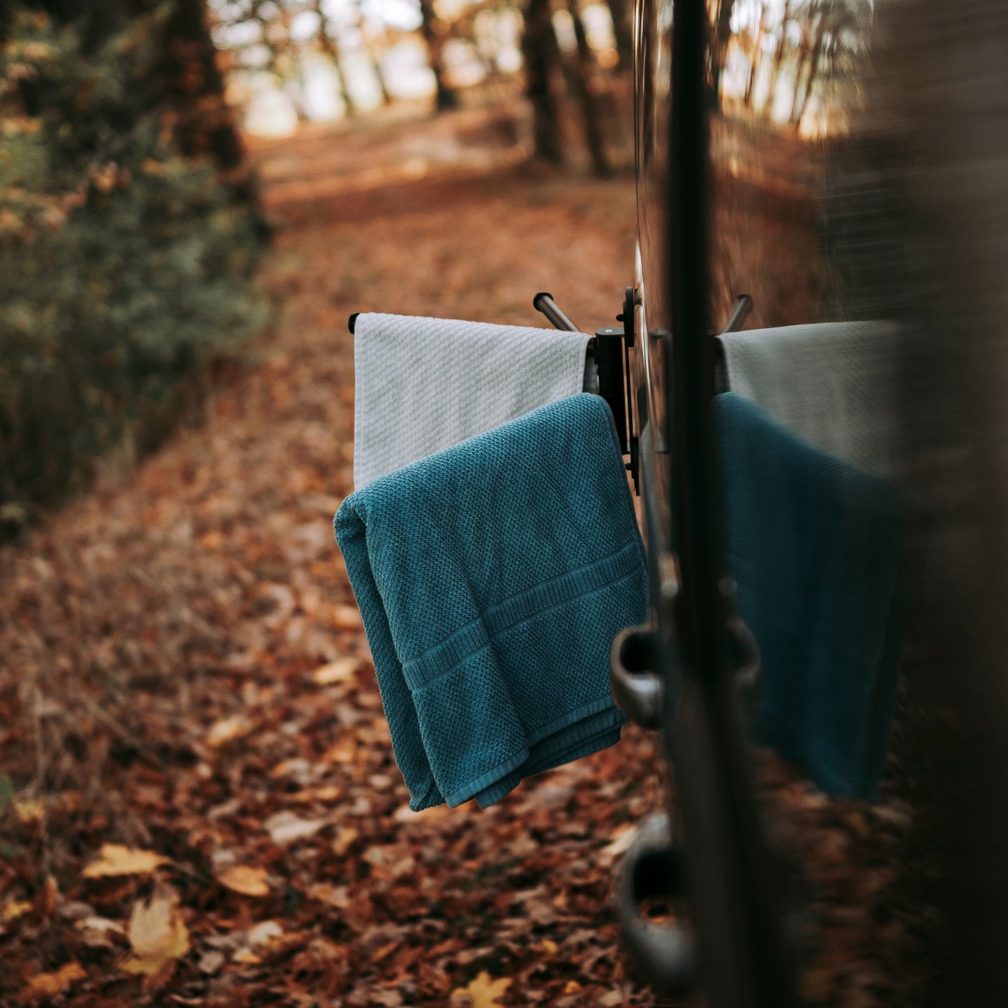 Magnetischer Halter für leichte Kleidung beim Camping und Vanlife