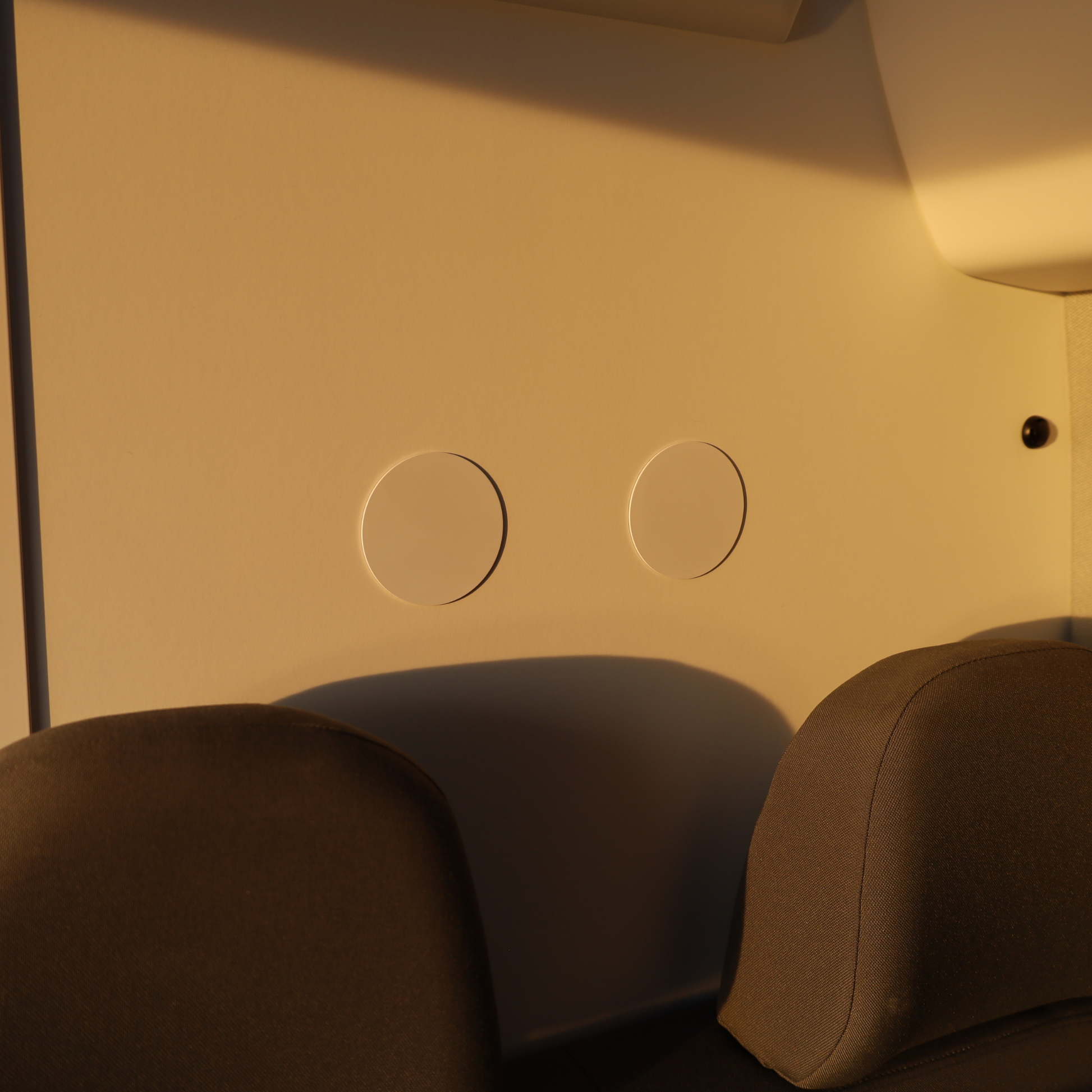 Klebepad aus Metall im Camper für magnetische Organizer und Haken