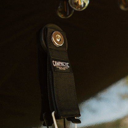Magnetischer Universalhalter mit Schlaufe – perfekt für Campingausrüstung