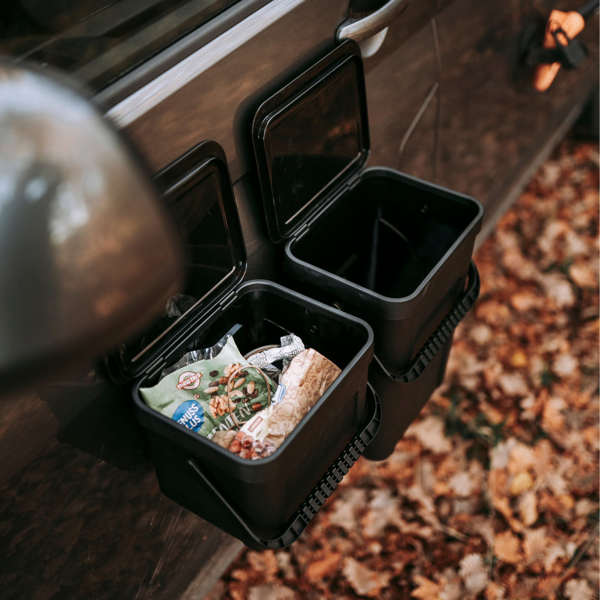 Kompakter Campnetic Magnet-Mülleimer als funktionales Campingzubehör