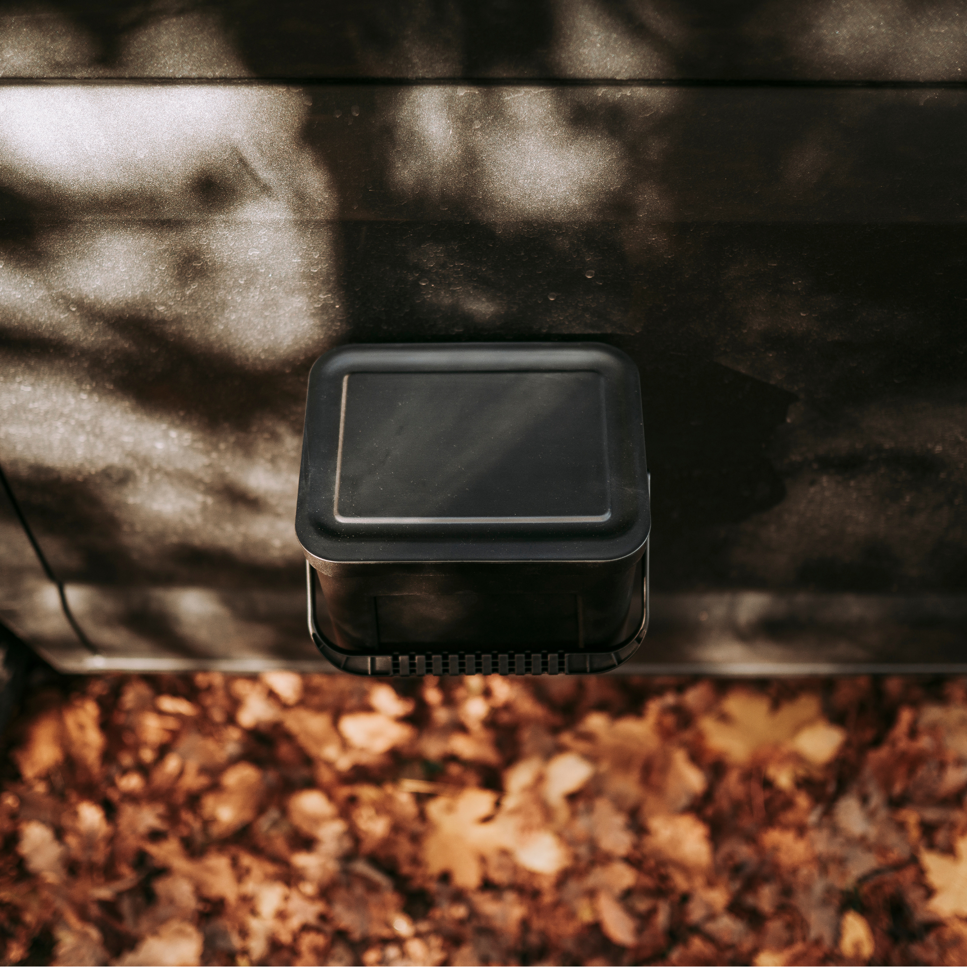 Campnetic magnetischer Abfallhalter außen am Van befestigt