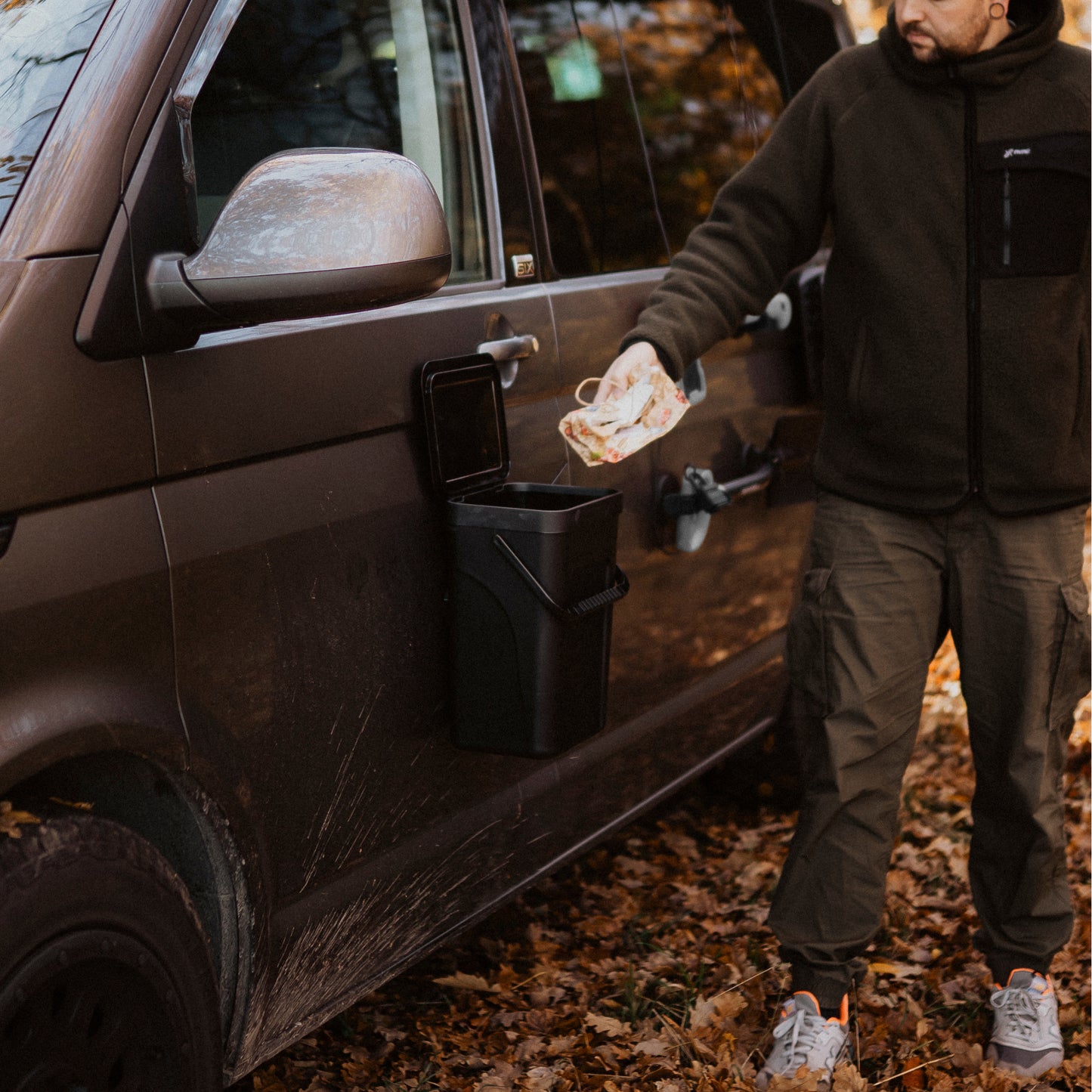 Campnetic Campingzubehör – magnetischer Mülleimer für Vans und Wohnmobile