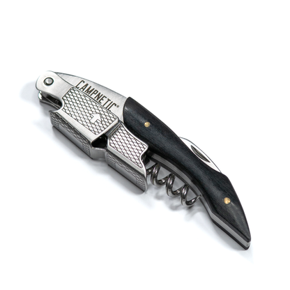 Campnetic Weinöffner für Camper – hochwertiges Campingzubehör für Vanlife und Outdoor-Abende.