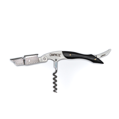 Detailaufnahme des Campnetic Weinöffners – hochwertige Verarbeitung für Camper.