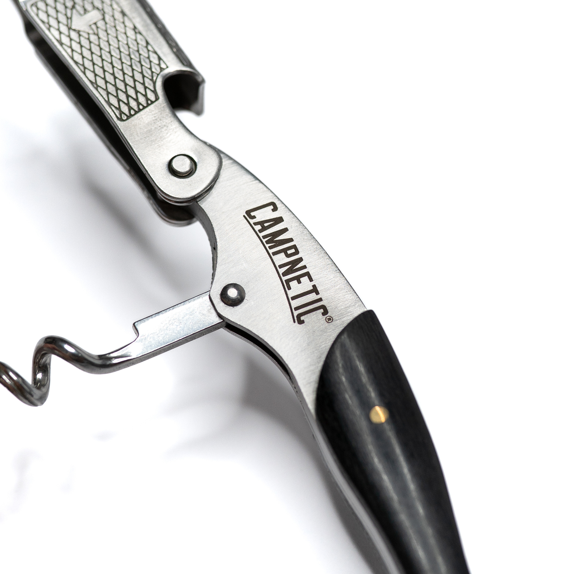 Campnetic Weinöffner im Campingzubehör-Set – perfekt für Vanlife und Wohnmobil.