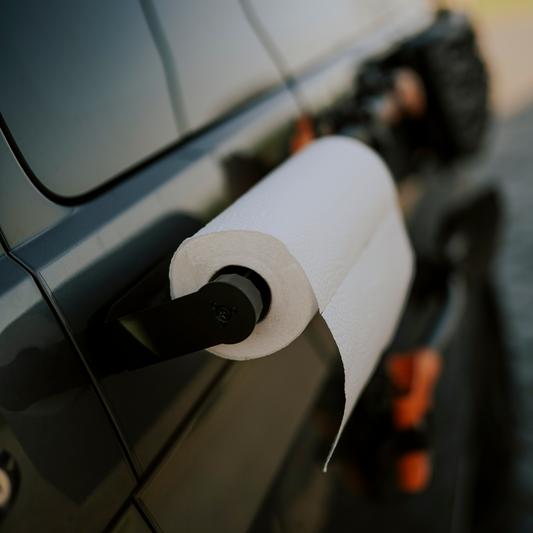 Stabiler Küchenrollenhalter mit Magnet – ideal für Wohnmobil und Vanlife