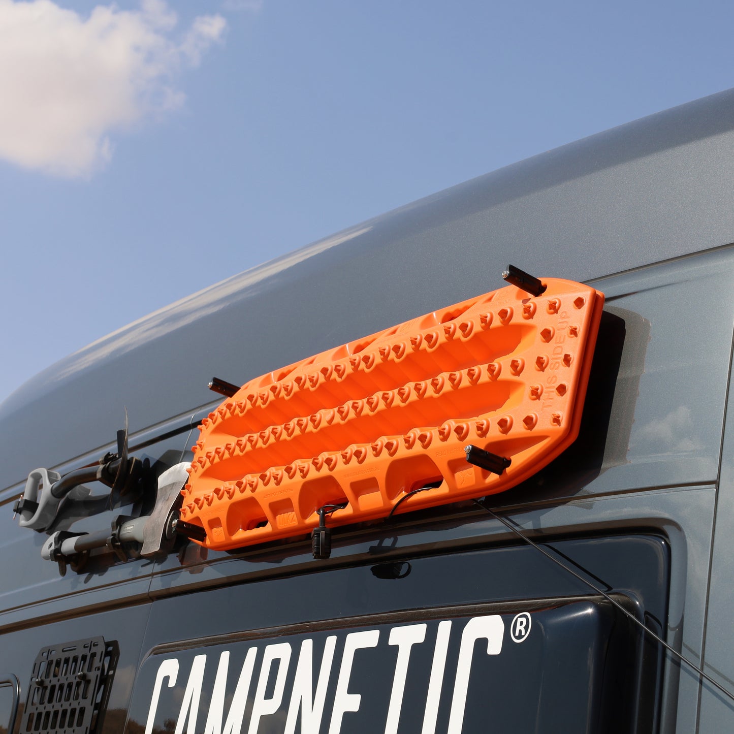 camping offroad sandblech bergeboards maxtrax mk2 orange campnetic