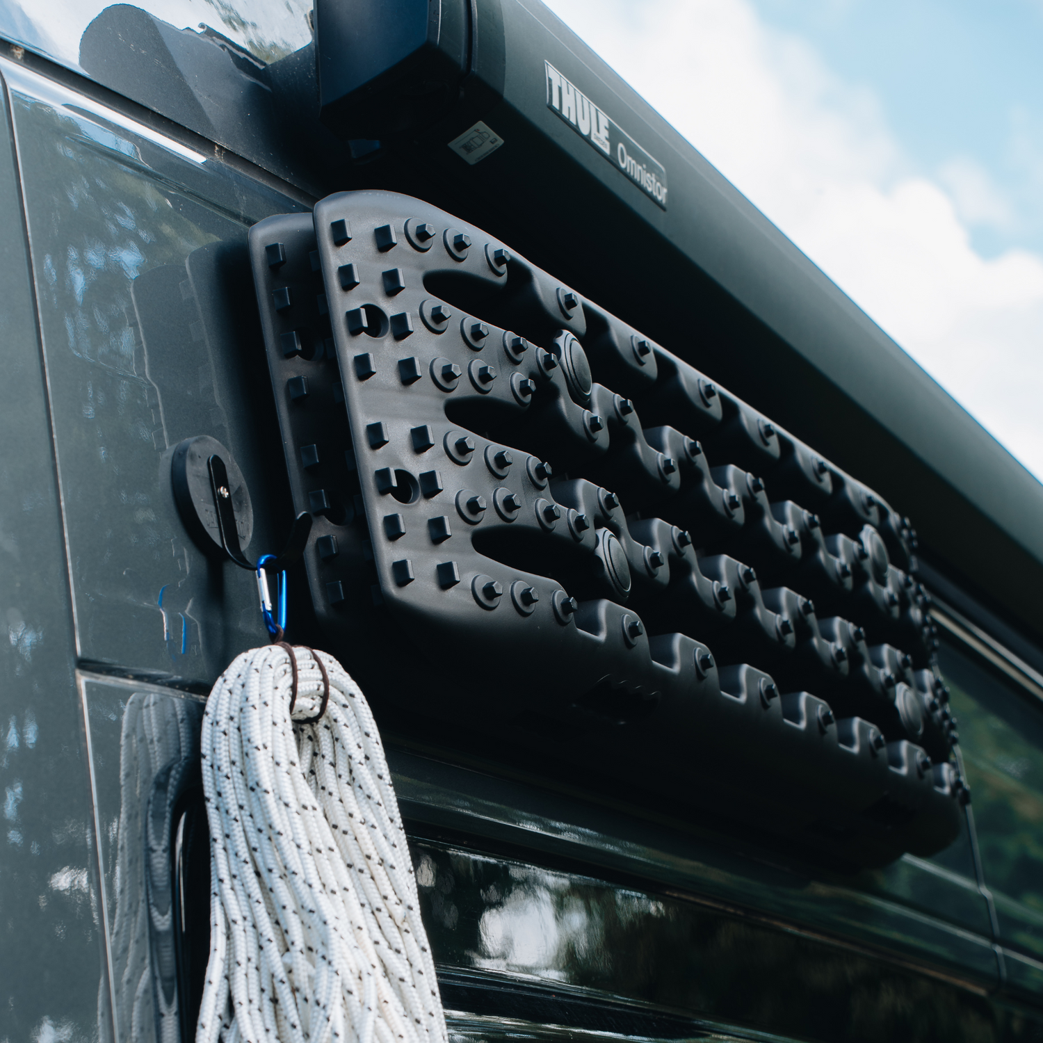 Magnetische Sandboards für Camper – Offroad Traktionshilfe ohne Bohren als praktisches Campinggeschenk