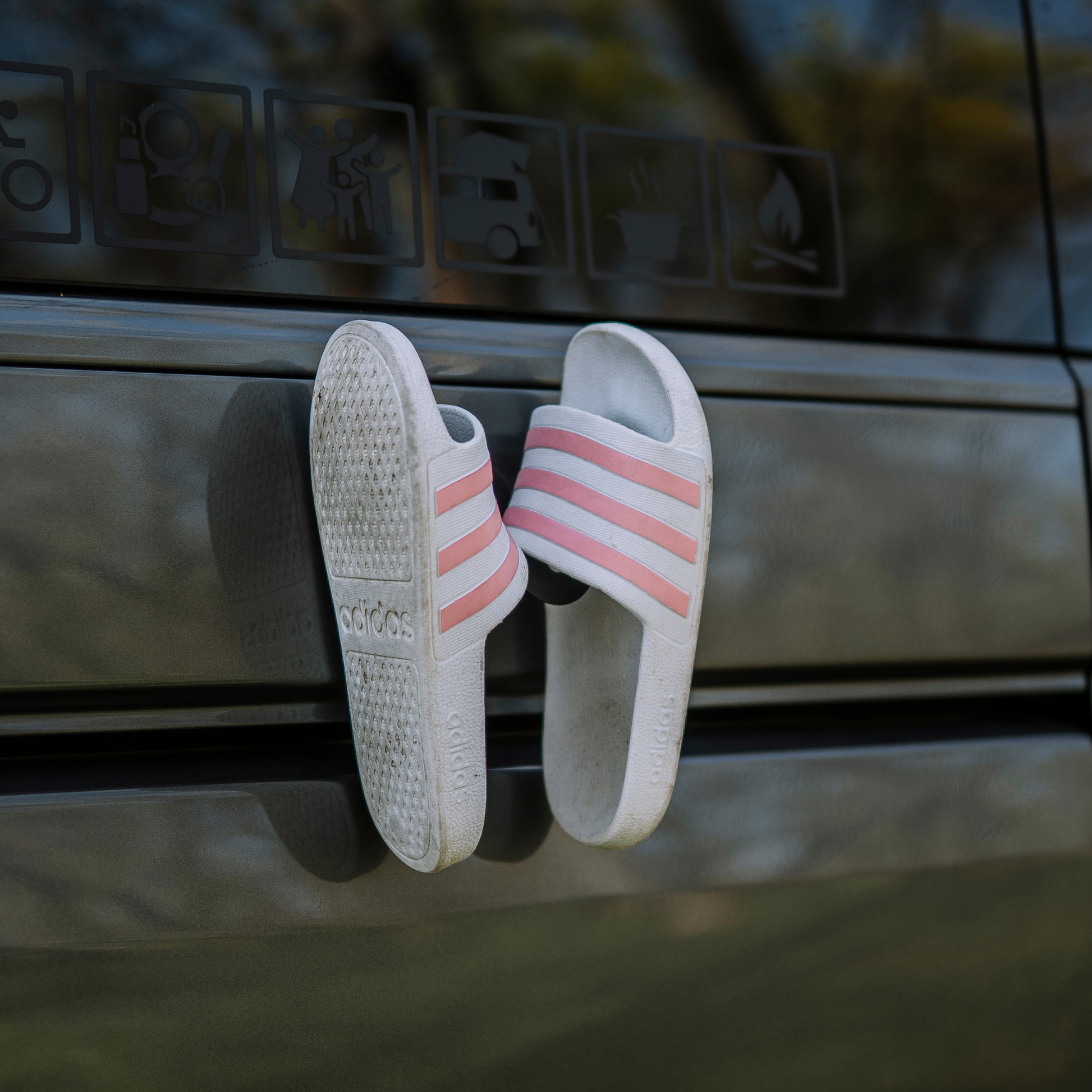 Schuhhalter magnetisch am Mercedes Sprinter Camper