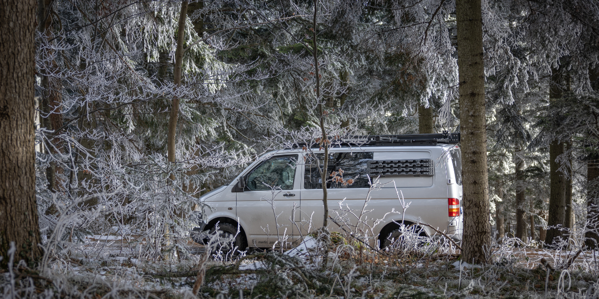 Vw Transporter mit magnetischen Sandboards von campnetic