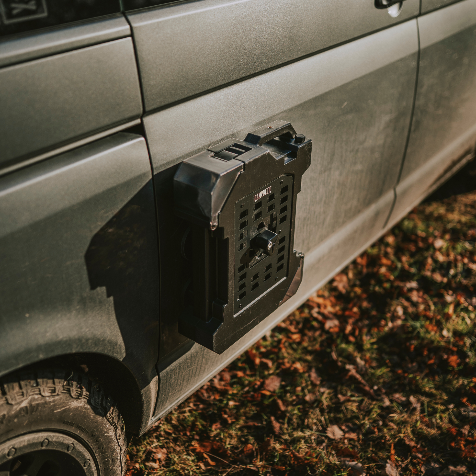 Wasserkanister für Vanlife Küche mit Magnetbefestigung